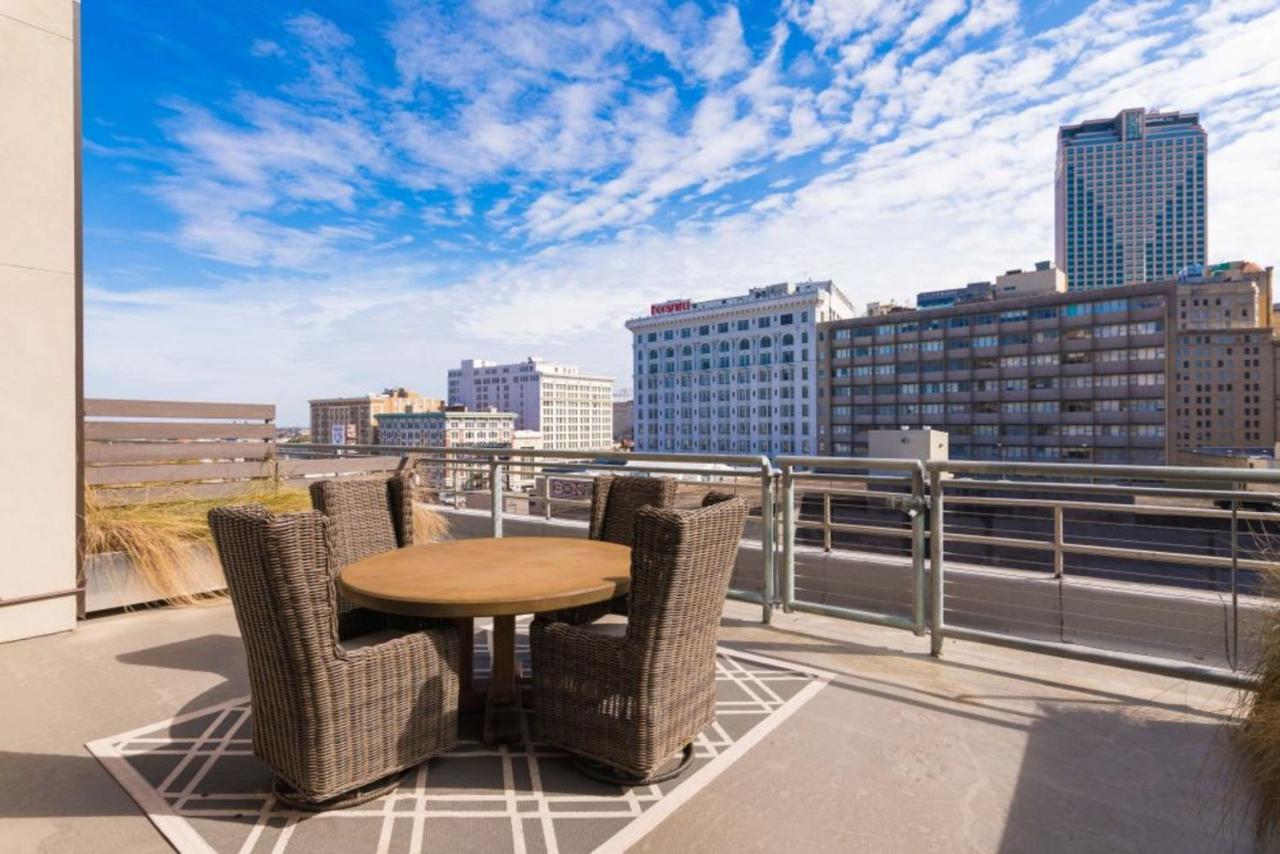 Luxury 2-Bedroom Condo Steps Away From The French Quarter New Orleans Exterior photo