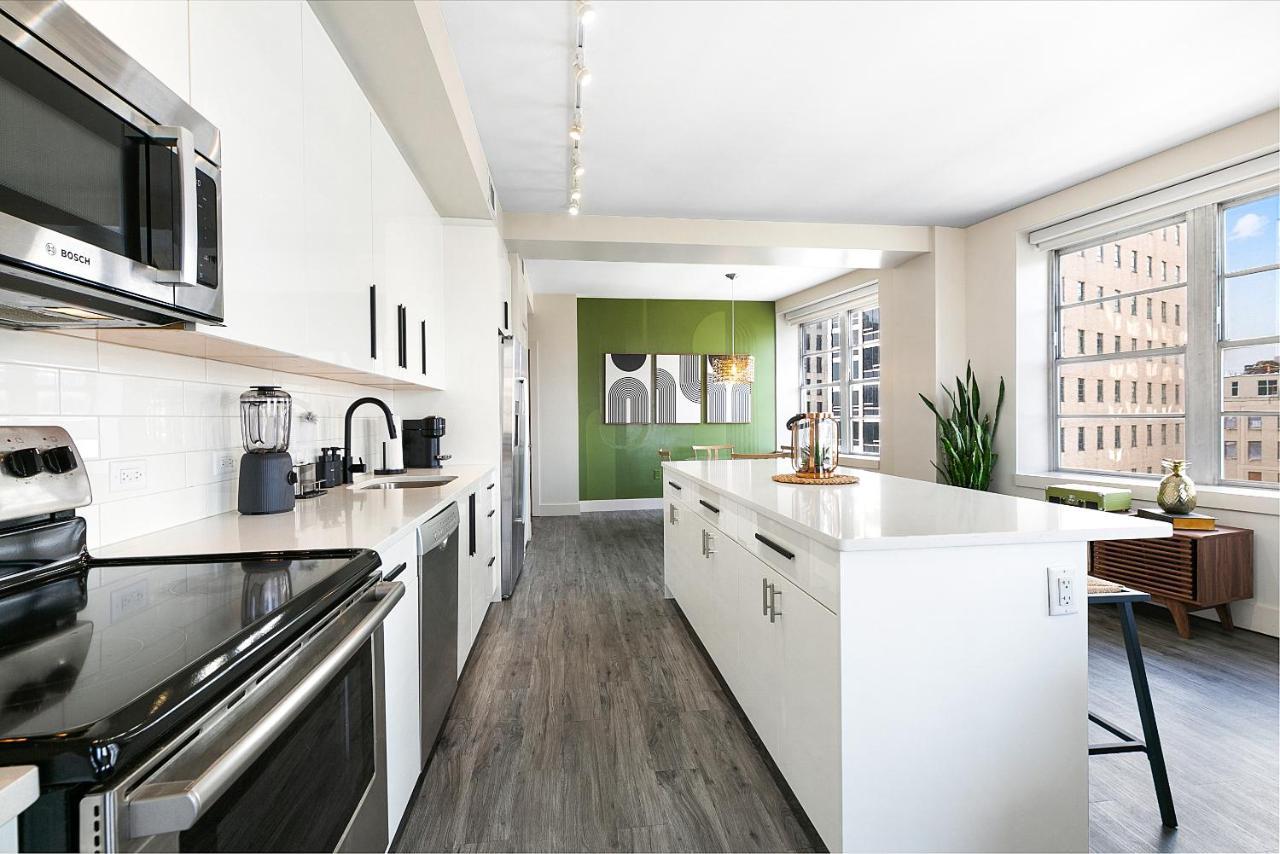 Luxury 2-Bedroom Condo Steps Away From The French Quarter New Orleans Exterior photo