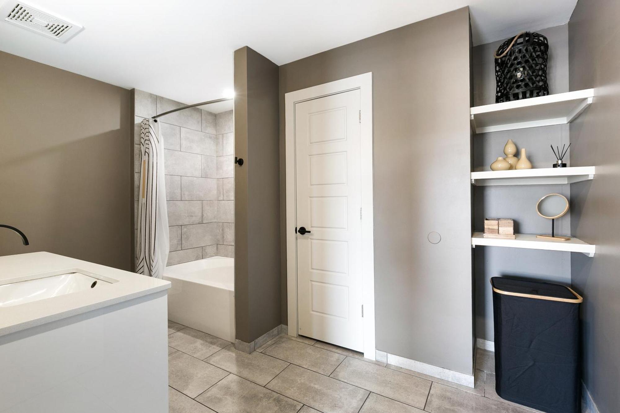 Luxury 2-Bedroom Condo Steps Away From The French Quarter New Orleans Exterior photo