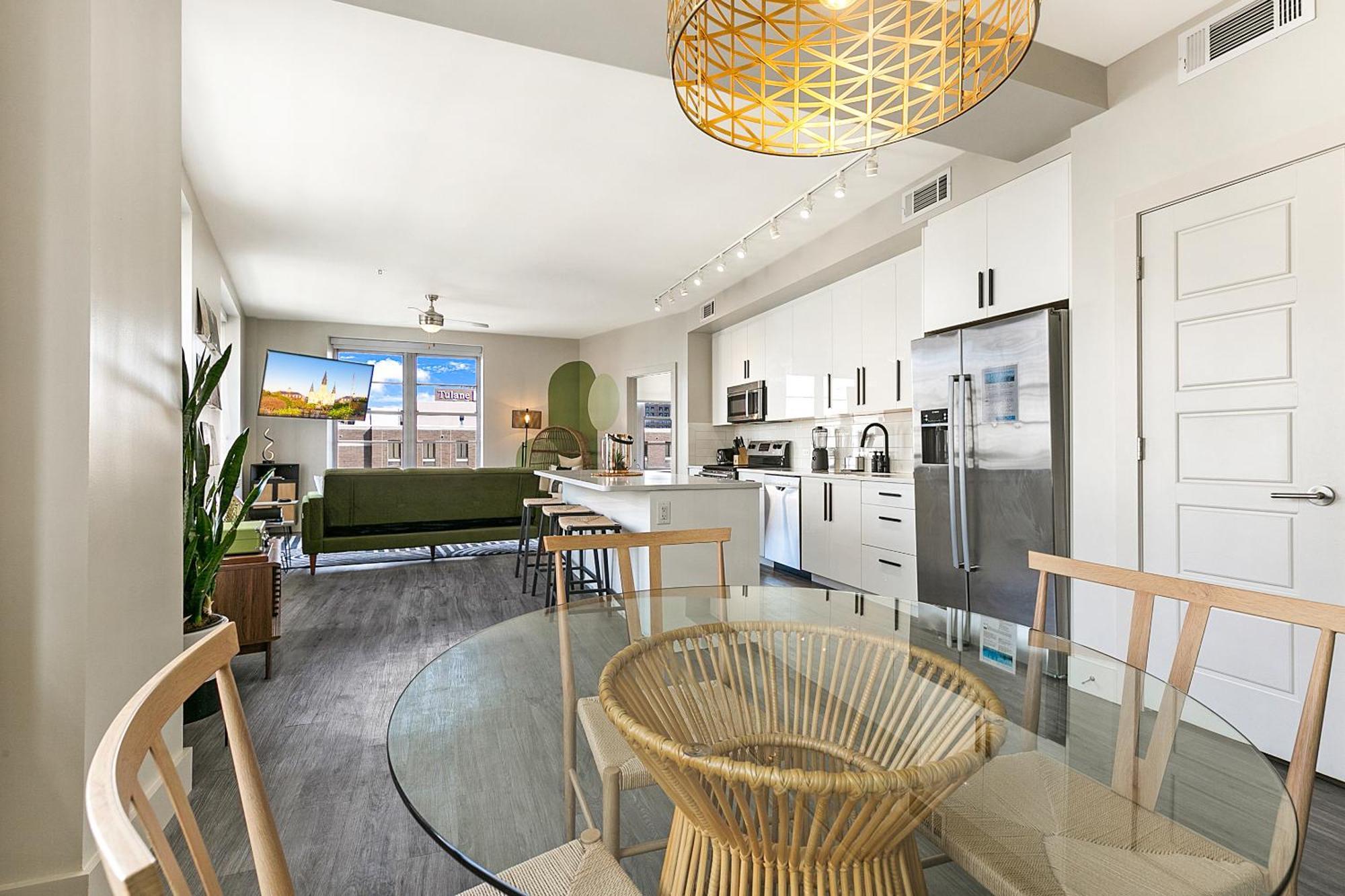 Luxury 2-Bedroom Condo Steps Away From The French Quarter New Orleans Exterior photo