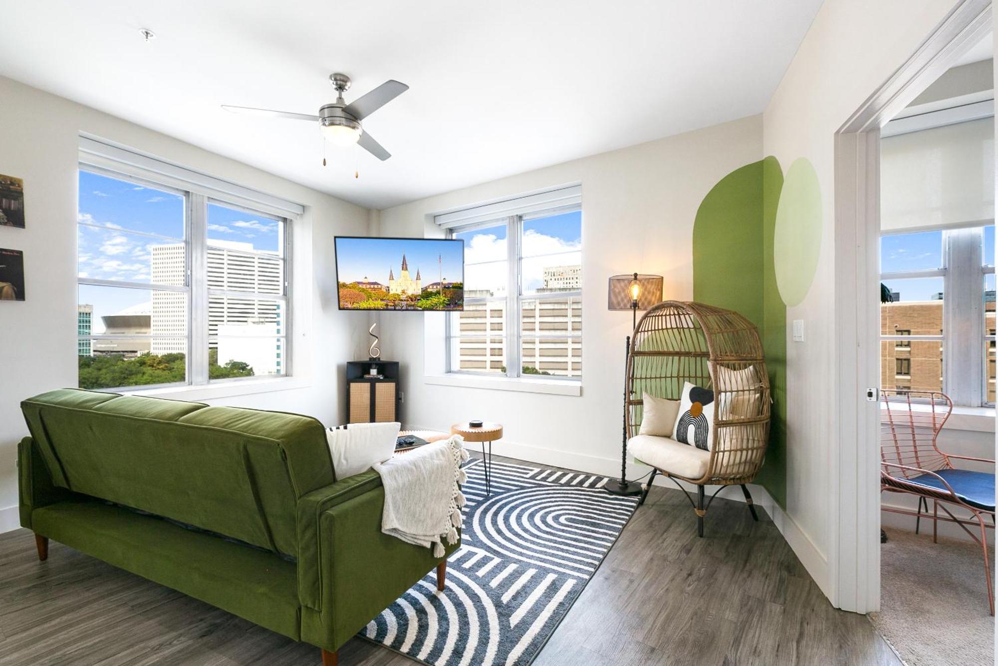 Luxury 2-Bedroom Condo Steps Away From The French Quarter New Orleans Exterior photo