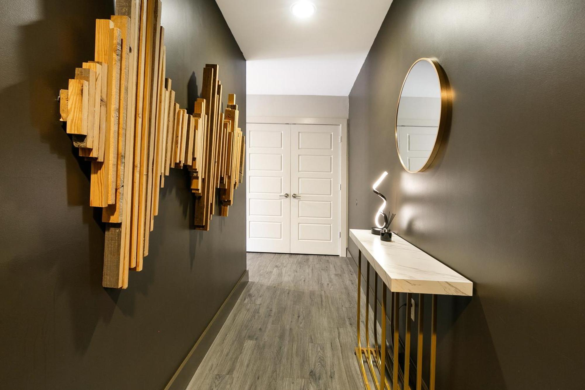 Luxury 2-Bedroom Condo Steps Away From The French Quarter New Orleans Exterior photo